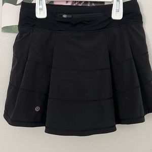Black Mid Rise Lululemon Skirt size 4